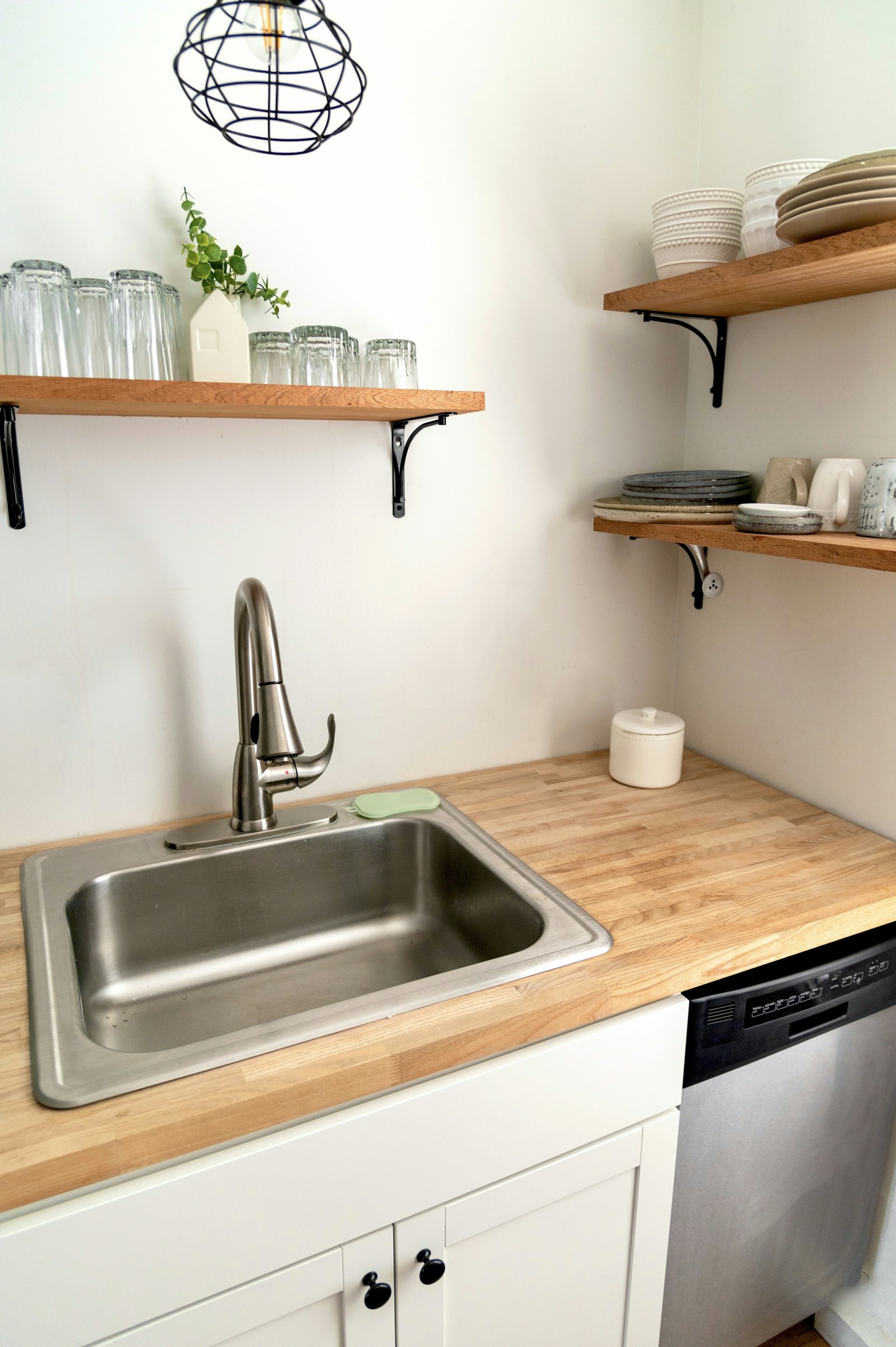 Thomas Plumbing — plumber in Hawthorne, CA